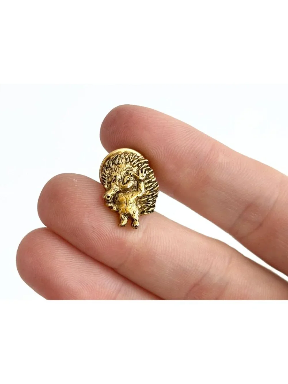 3D Textured Hedgehog Figural Gold Toned Post Back Brooch Pin